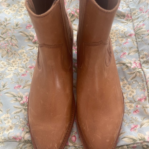 FRYE LEATHER WOMENS BOOTS! These are perfect!! Brand new!! Size 8.5!! Cute - Picture 1 of 9